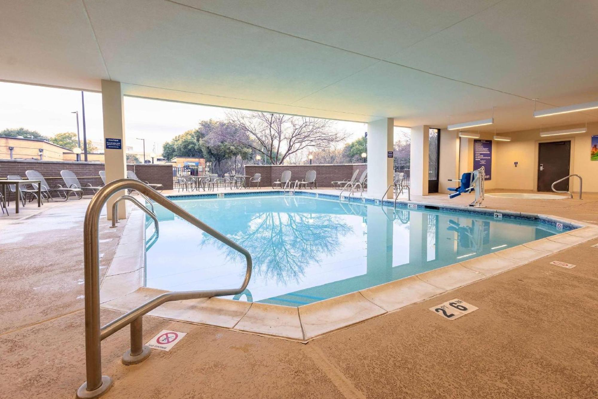 Heritage Inn Suites Houston Sugar Land, Trademark By Wyndham Dış mekan fotoğraf