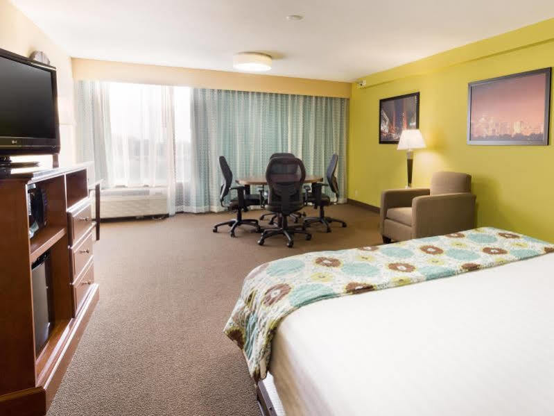 Heritage Inn Suites Houston Sugar Land, Trademark By Wyndham Dış mekan fotoğraf